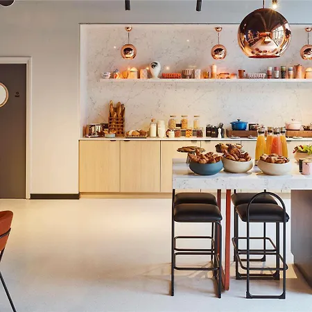 Tribe Paris Ouen Отель *
